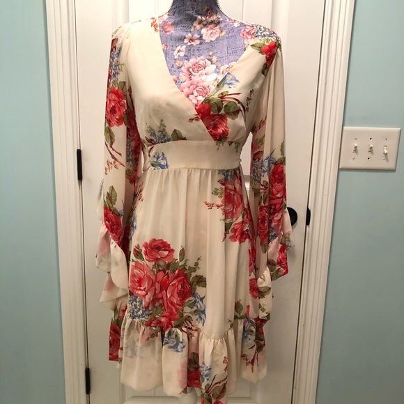 Betsey Johnson Boho Floral Bell Sleeve Dress sz 8 - Picture 3 of 9